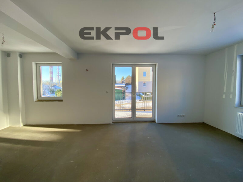 Nowe jasne deweloperskie balkon parking komórka - obrazek 9
