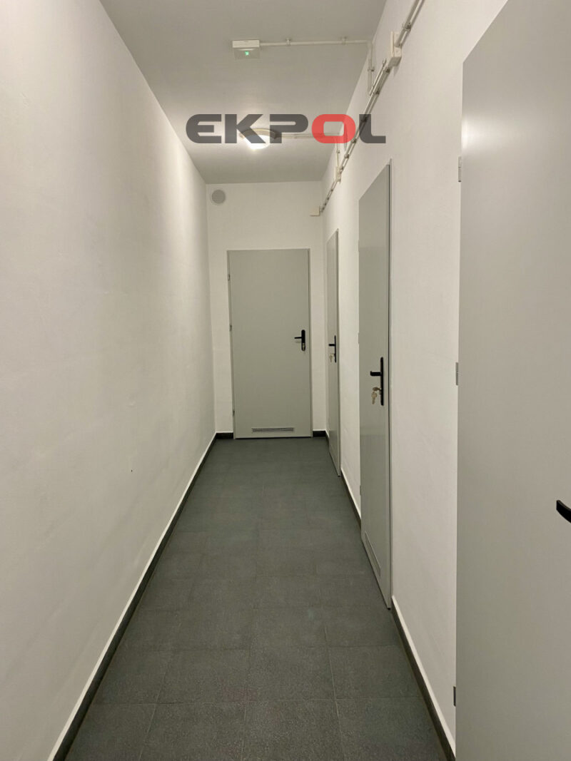 Nowe jasne deweloperskie balkon parking komórka - obrazek 20