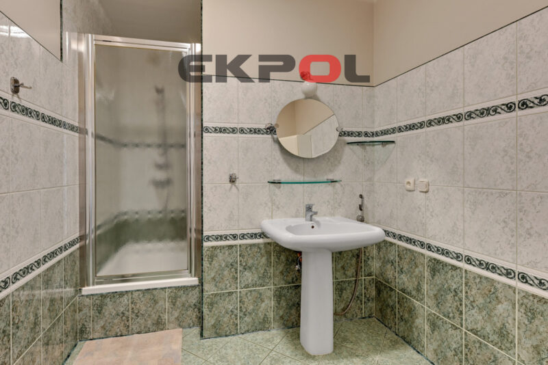 Parterowy 350m2 dom, ogród, taras sauna jacuzzi - obrazek 11