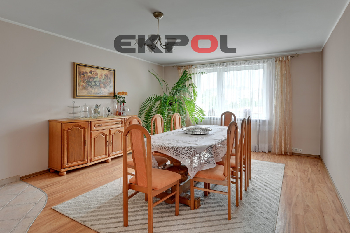 Dom z funkcją mieszkalno-usługową 3 garaże - obrazek 4