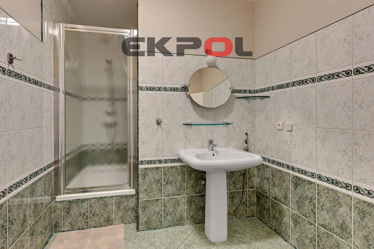 Wygodny 350m2 dom, ogród, taras sauna jacuzzi - obrazek 11