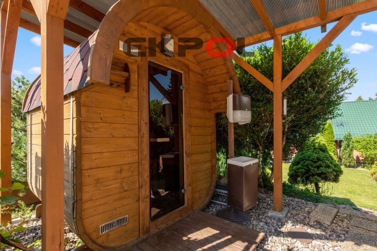 Wygodny 350m2 dom, ogród, taras sauna jacuzzi - obrazek 17