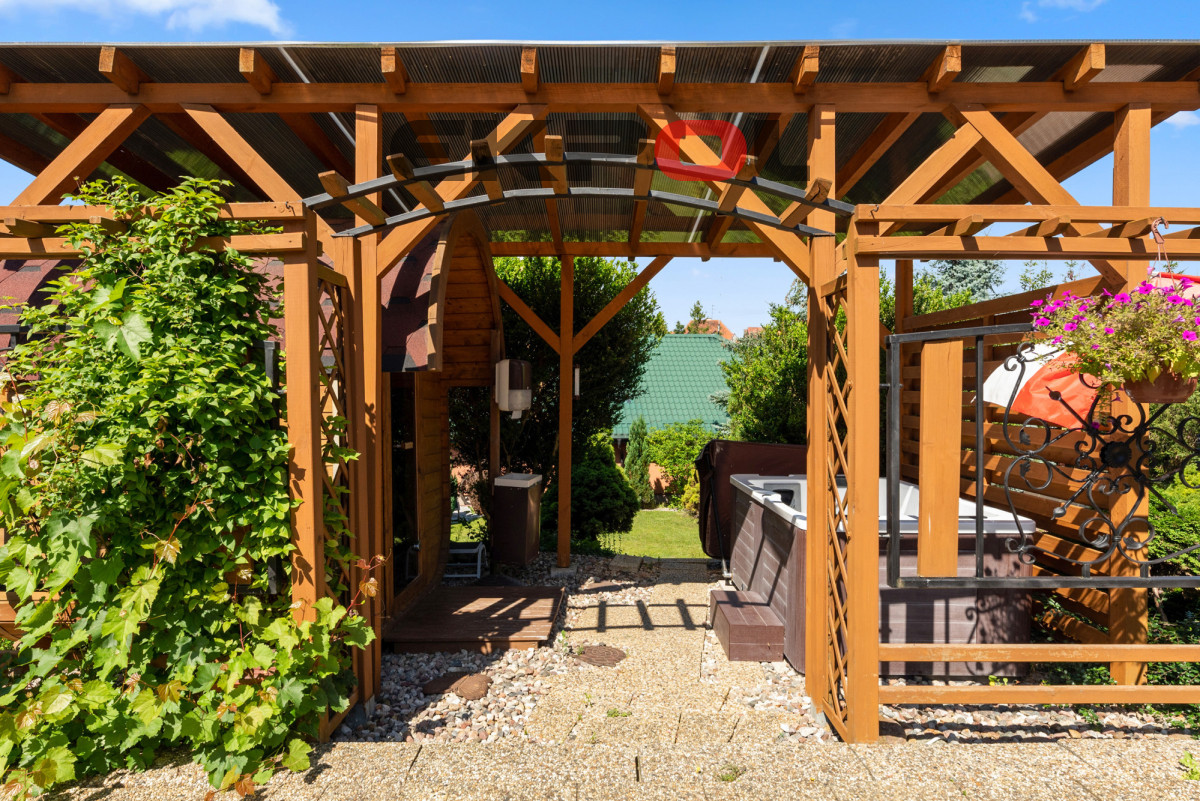 Wygodny 350m2 dom, ogród, taras sauna jacuzzi - obrazek 19