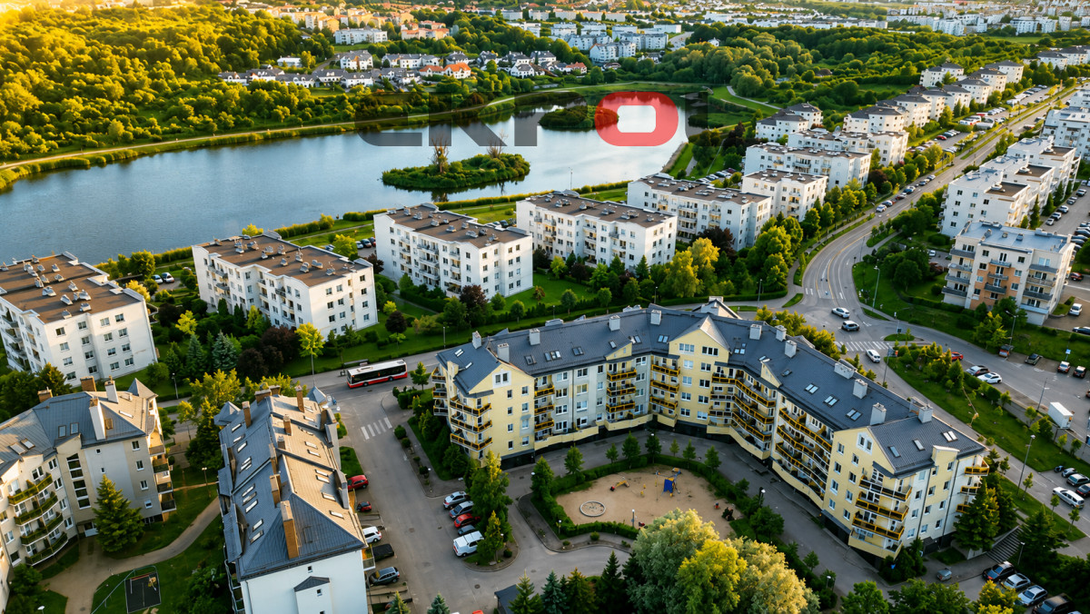 84 m2 ostatnie piętro 2 łazienki przestronne jasne - obrazek 19